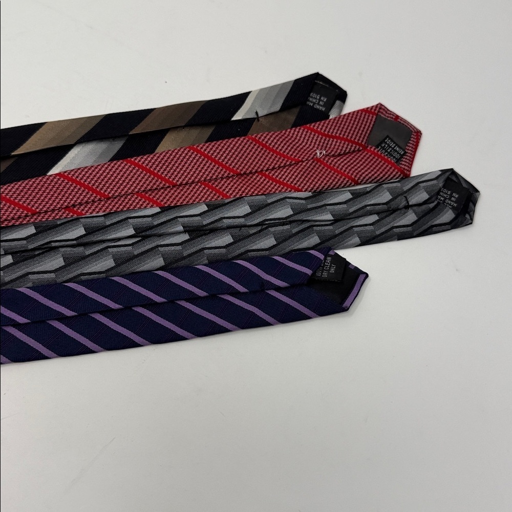 Vintage Stylish Men's Neck Ties Set of 4 Various Patterns - Picture 8 of 12